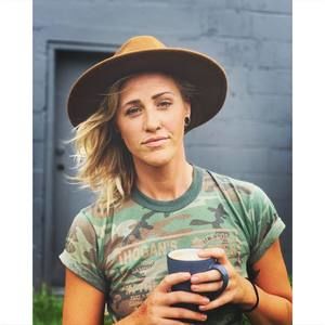 Meet your Posher, Chelsie